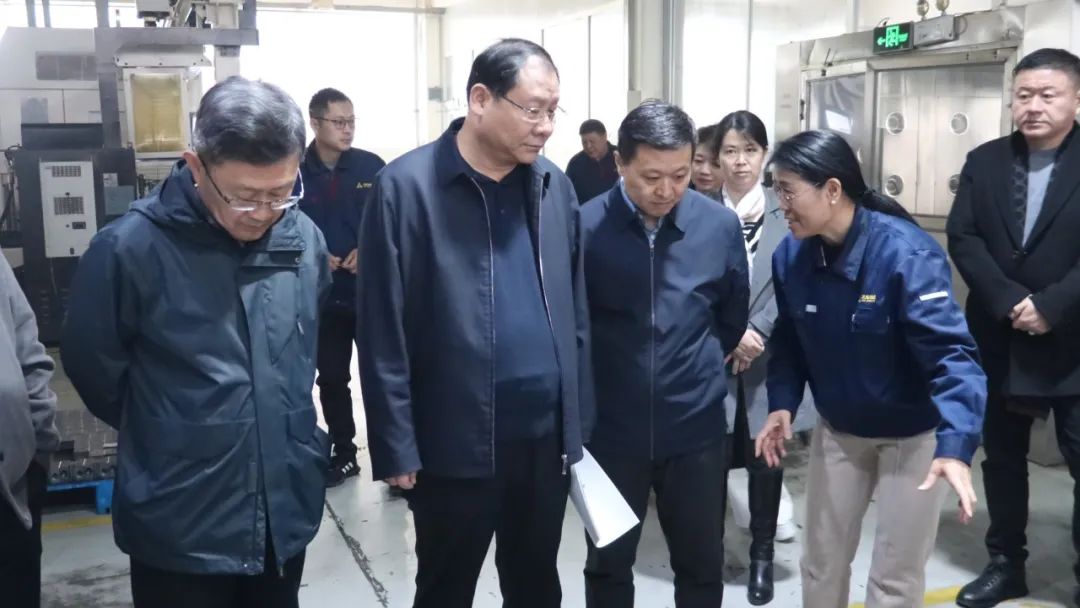 區委統戰部副部長郭可超一行蒞臨力克川液壓參觀指導3.jpg